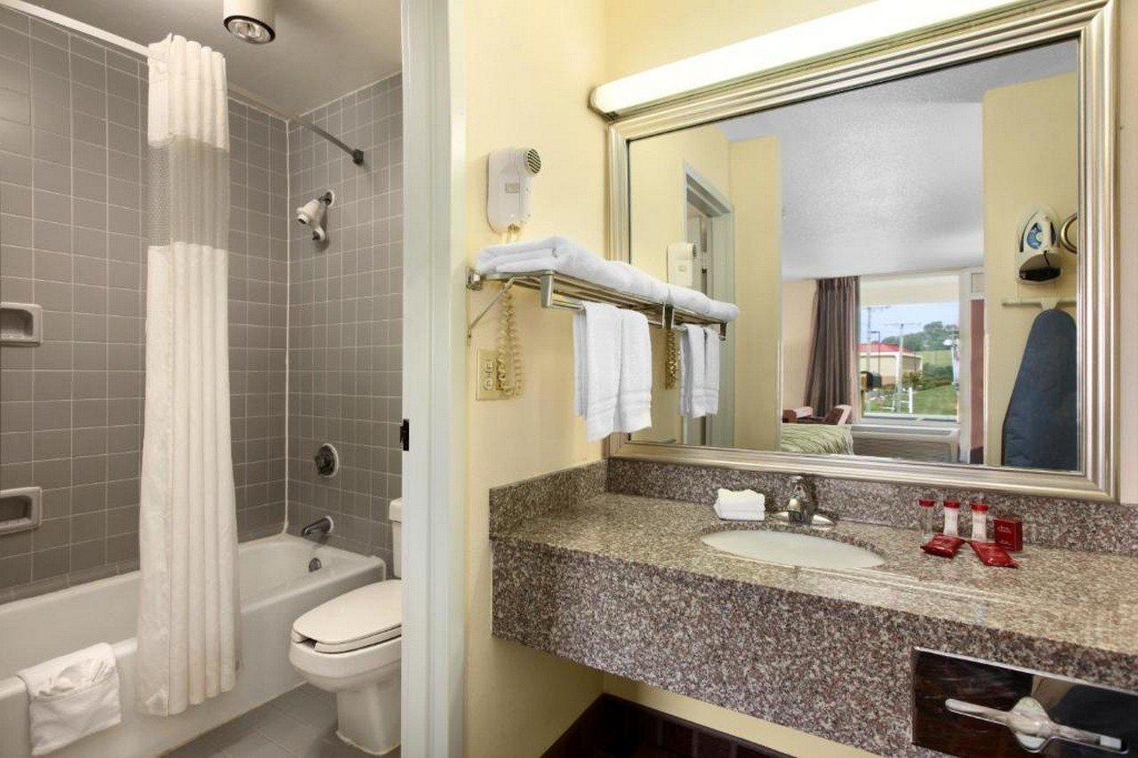 Ramada By Wyndham Wytheville Dış mekan fotoğraf