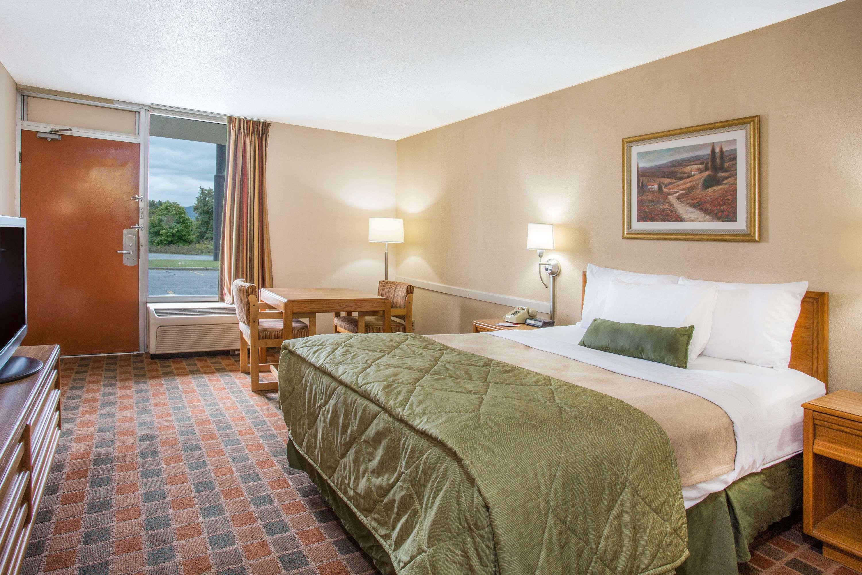 Ramada By Wyndham Wytheville Dış mekan fotoğraf